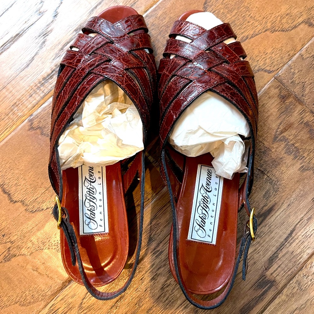 Saks Fifth Avenue Womens Leather Brown Sandal size 6.5 New